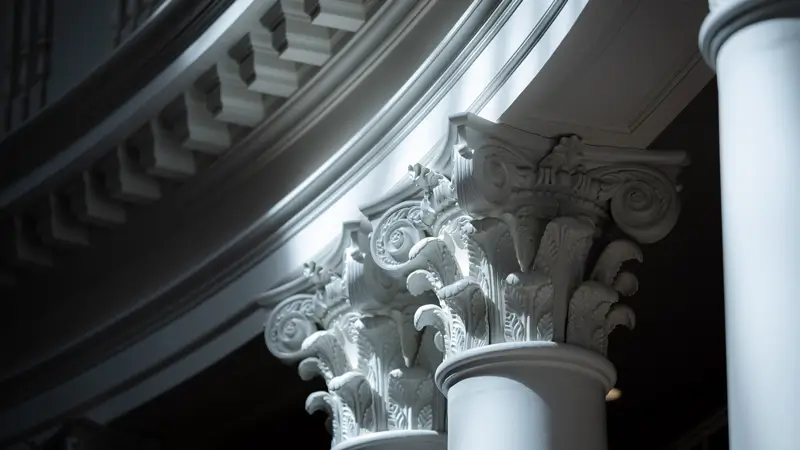 Desktop background: Closeup of column capitals in the Dome Room of the Rotunda